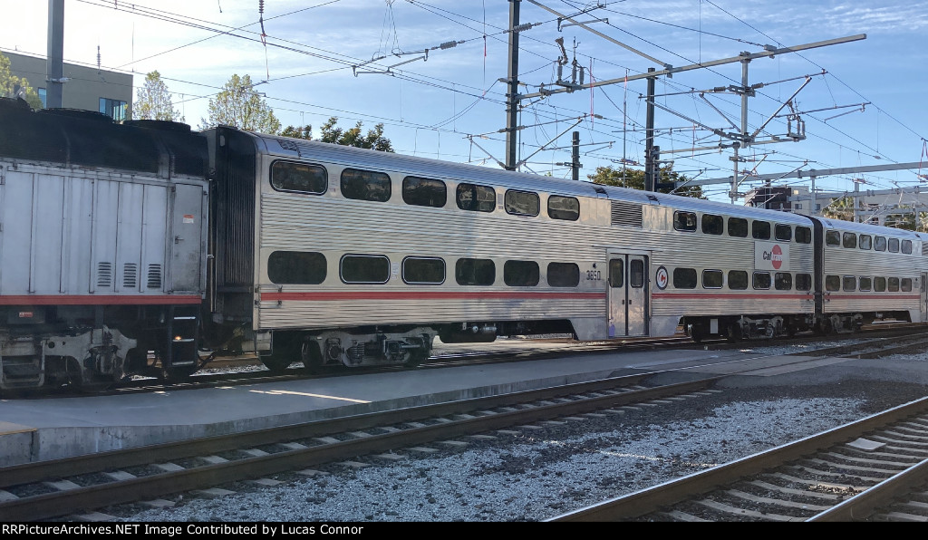 Caltrain 3850